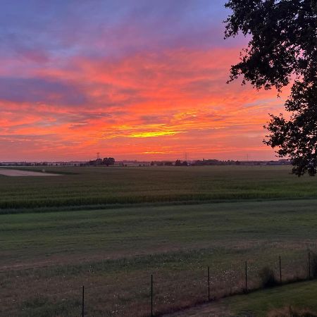B&B Op De Brabantse Wal Halsteren エクステリア 写真