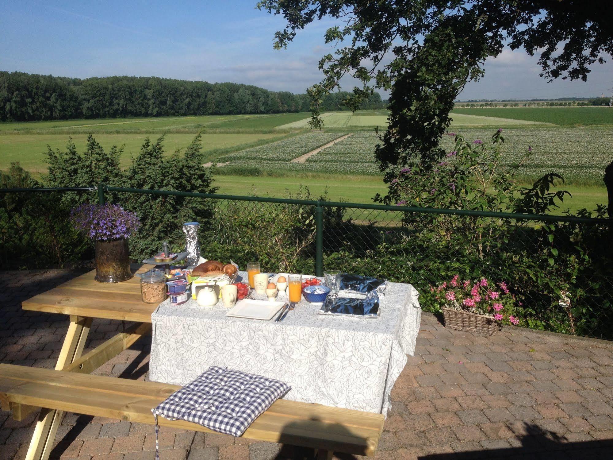 B&B Op De Brabantse Wal Halsteren エクステリア 写真