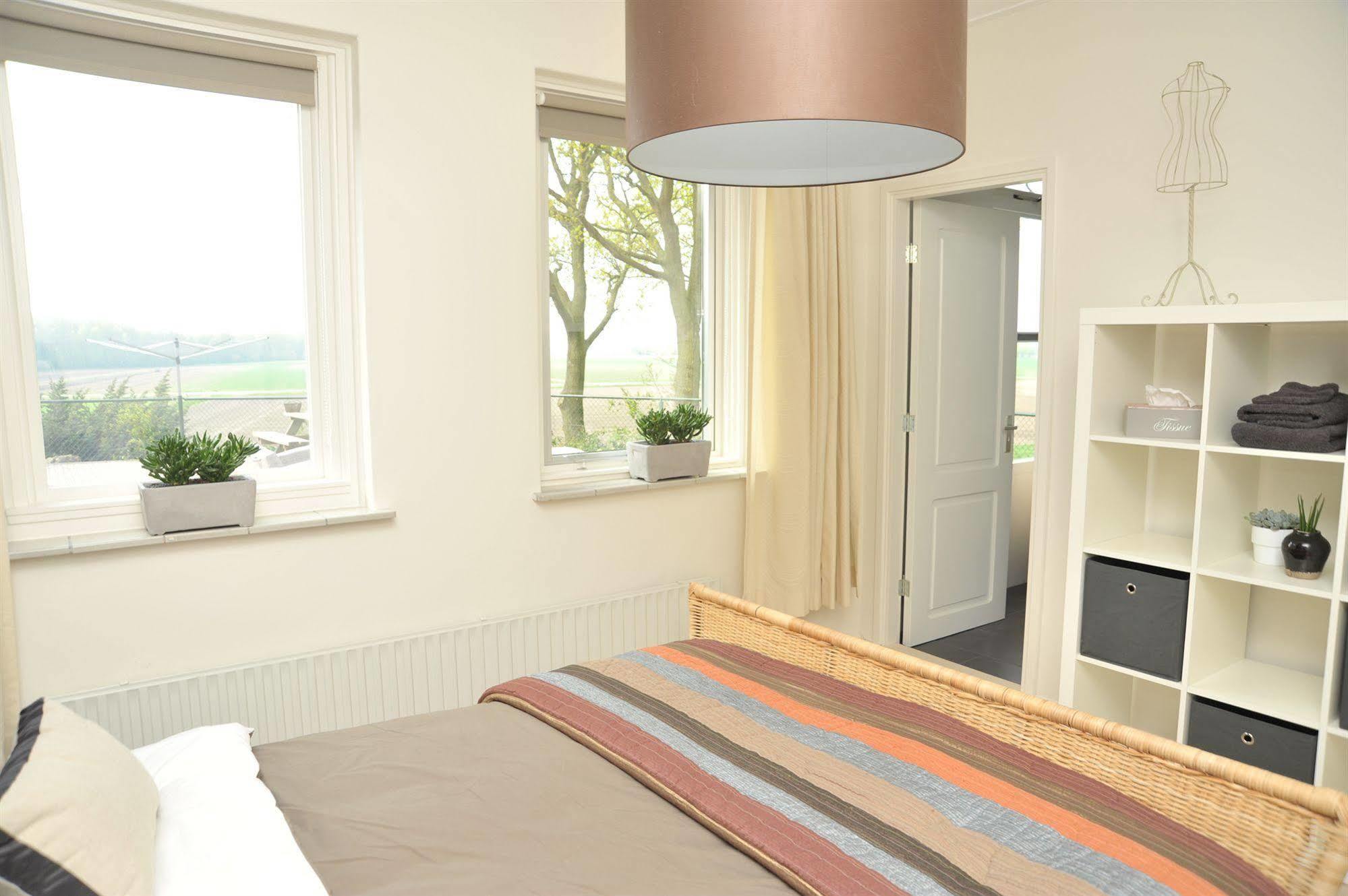 B&B Op De Brabantse Wal Halsteren エクステリア 写真